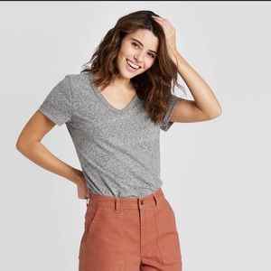 Universal thread- women’s basic short sleeve V- neckline- Gray Size XL